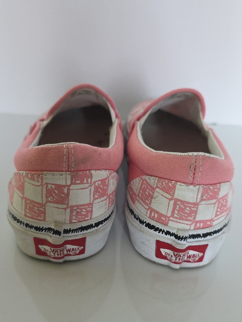 VANS OFF THE WALL(5) Pink and White Checker Slip-On Sneakers - Picture 3 of 9